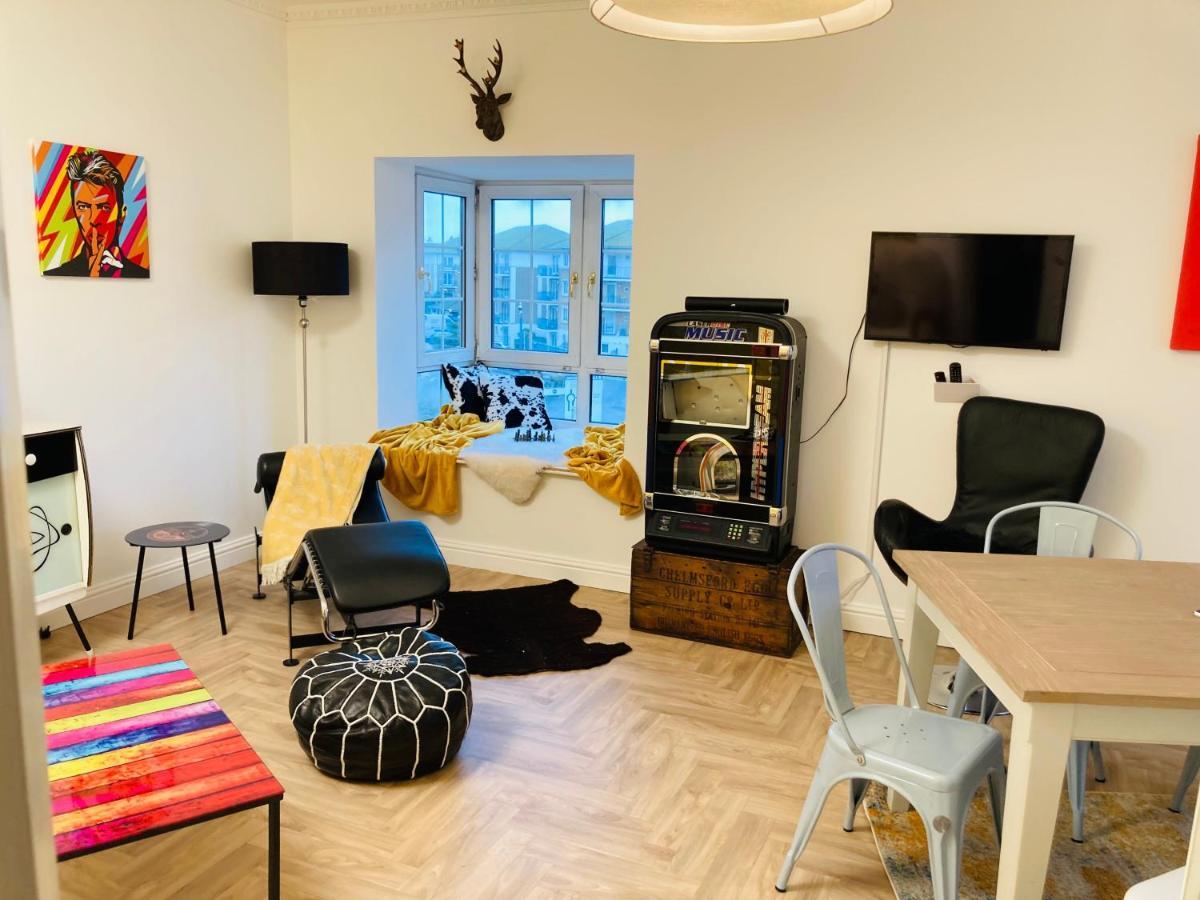 Funky Unique 2-bedroom With Parking *