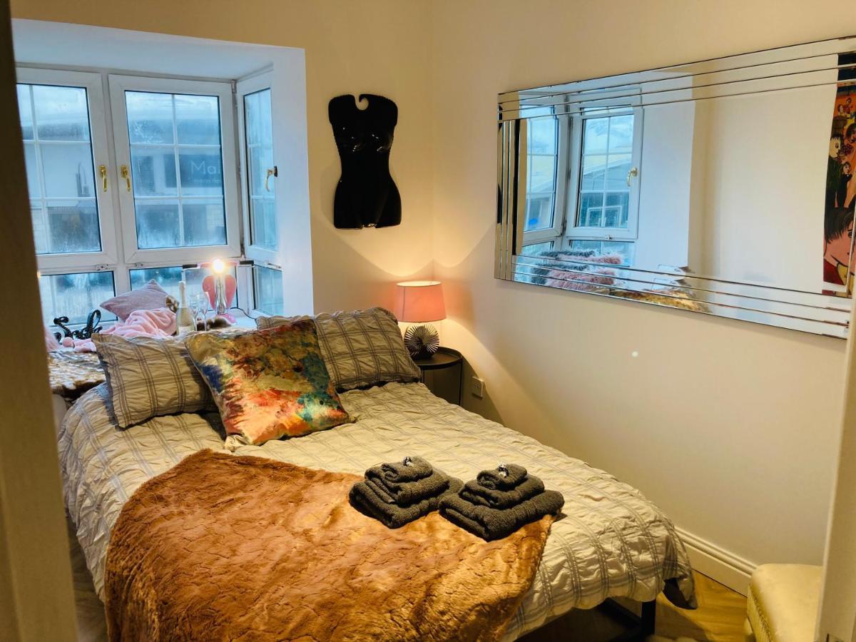 Funky Unique 2-bedroom With Parking *
