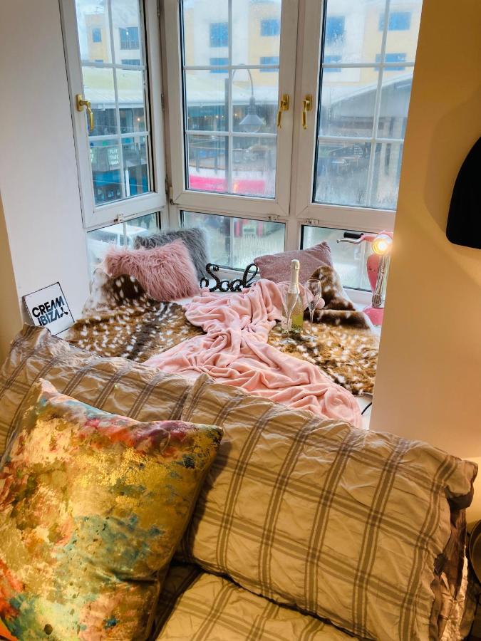 Funky Unique 2-bedroom With Parking