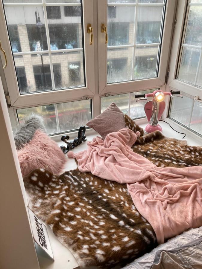 Funky Unique 2-bedroom With Parking Apartment *