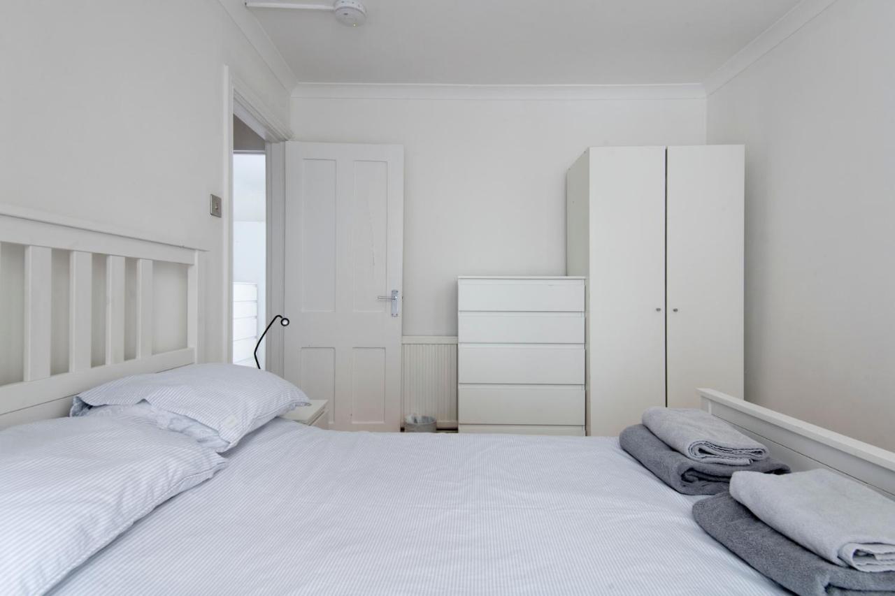 Apartment Fantastic 3 Bed House- Sleeps 6- Superfast Wifi And Garage *