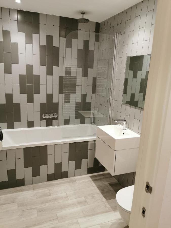 Rocks One Bed In Quiet Luxuy Development * Brighton