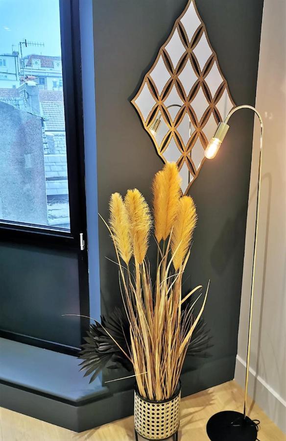 Apartment Rocks One Bed In Quiet Luxuy Development *