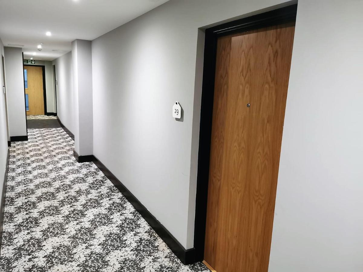Apartment Rocks One Bed In Quiet Luxuy Development *