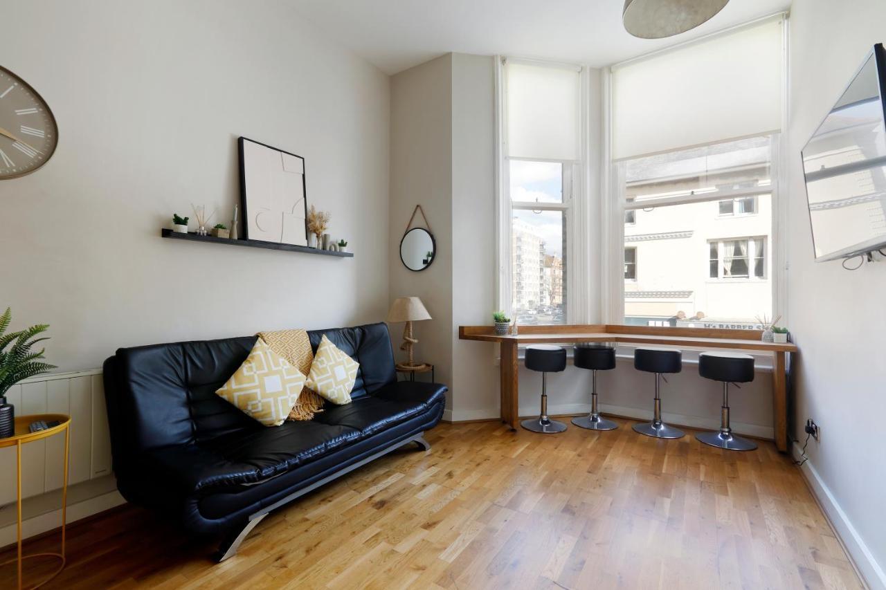 Great 2 Bedroom By The And Town Apartment Brighton