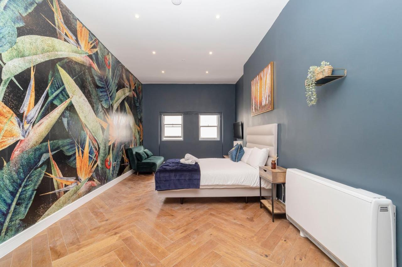 Morden Studio Flat Moments Away From Seafront Apartment Brighton