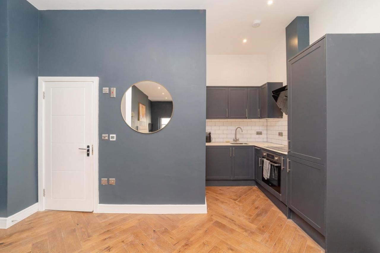 Apartment Morden Studio Flat Moments Away From Seafront