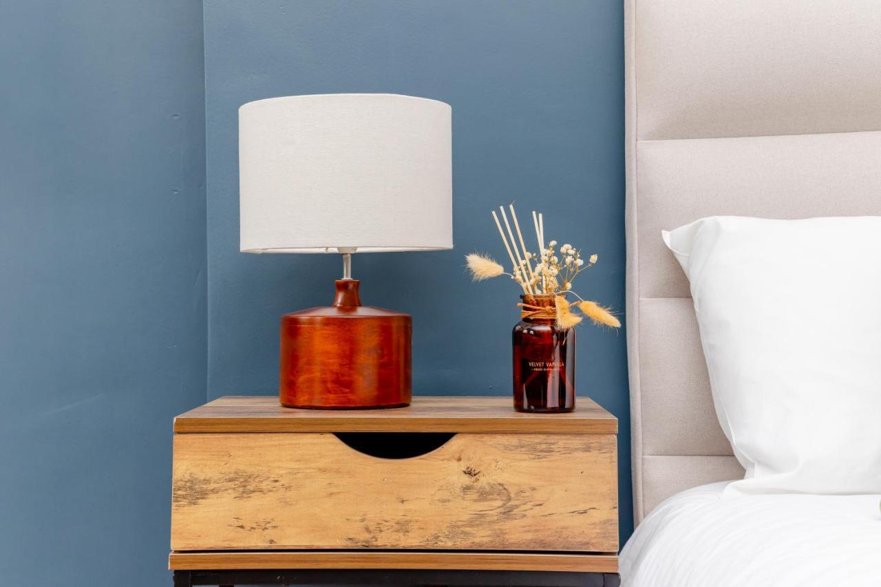 Morden Studio Flat Moments Away From Seafront Apartment