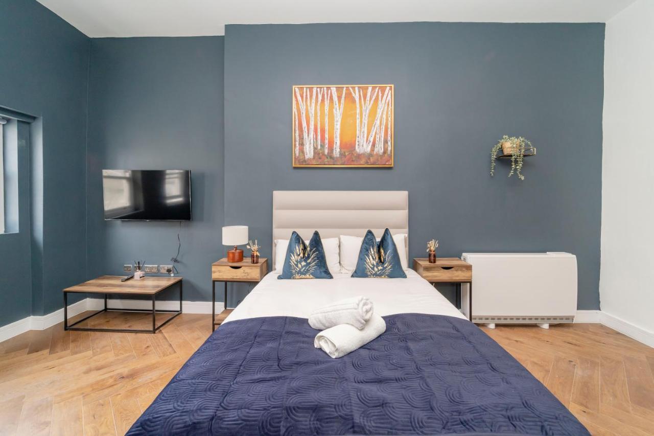 Morden Studio Flat Moments Away From Seafront Apartment