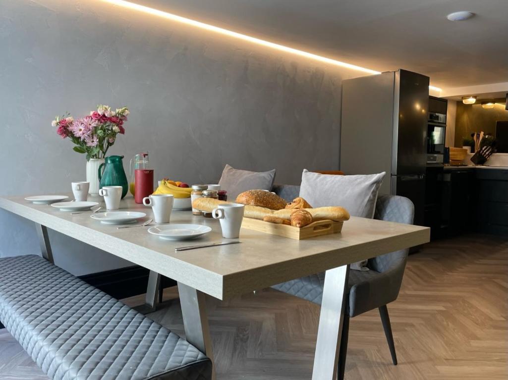 Jewel Of Kemptown - Luxury Townhouse, Sleeps 9 Holiday home Brighton
