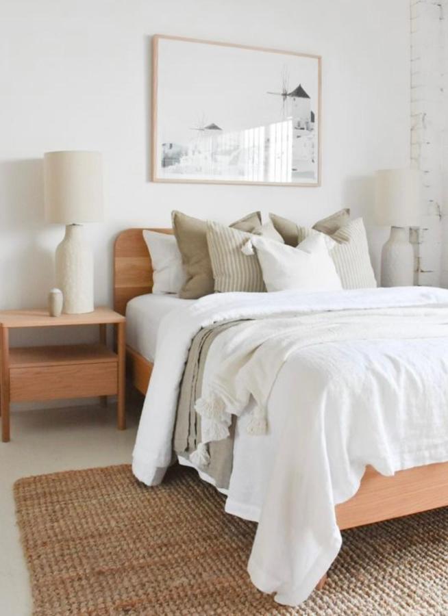 Stunning 2 Bedroom, 2 Bathroom Apartment.