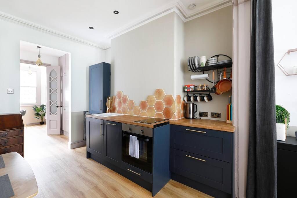 Apartment Stunning 2 Bedroom Flat 8min Walk From The Brighton