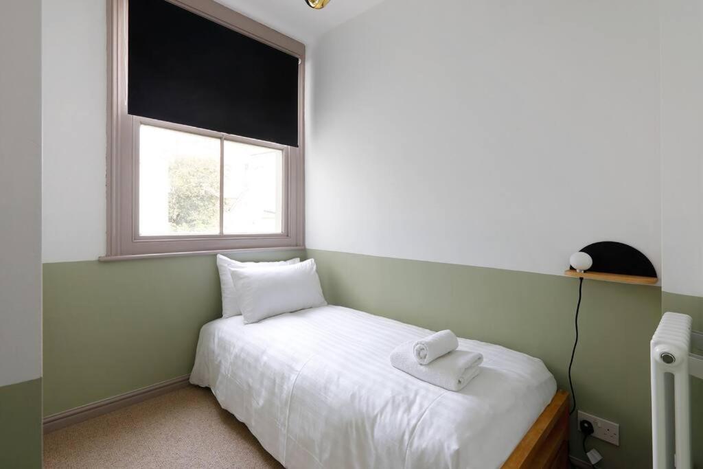 Stunning 2 Bedroom Flat 8min Walk From The Apartment Brighton