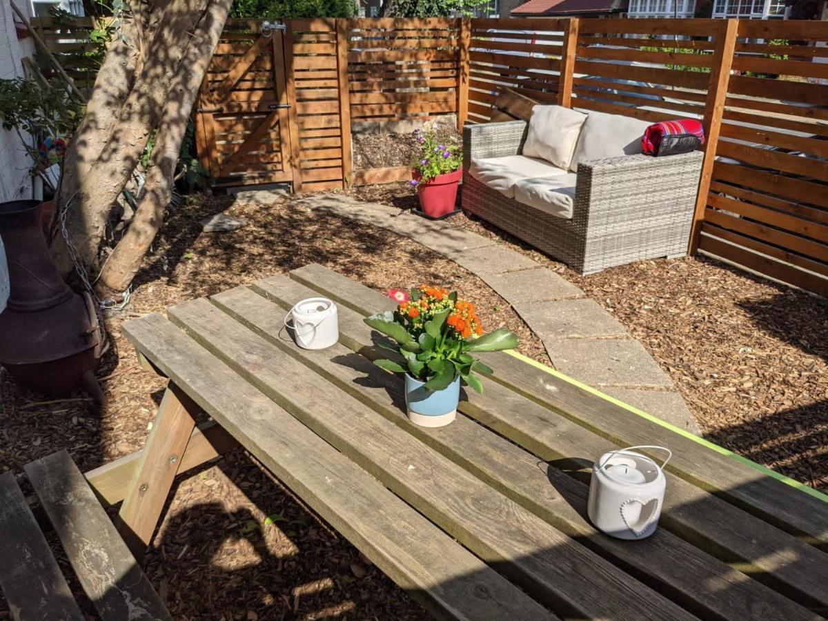 Apartment *unique & Garden, Near Beach*