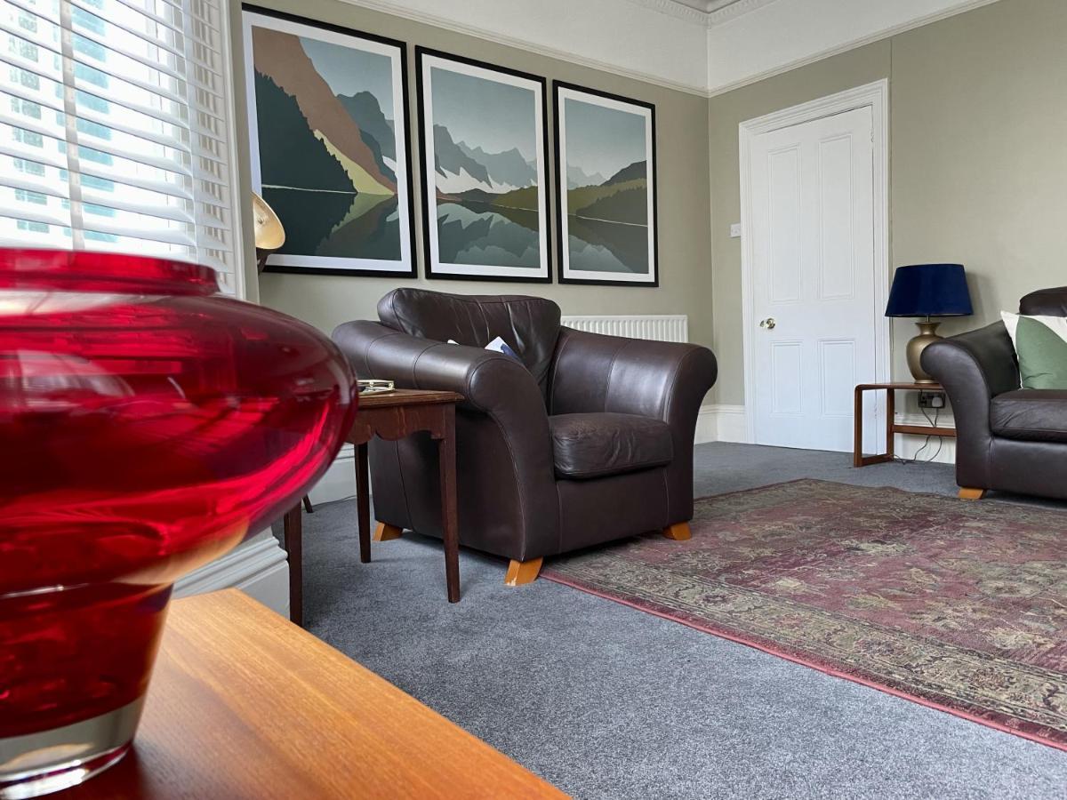 Holiday home Hummingbird House - 3 Double Bedrooms And Free Parking - By Crown Gardens Homes