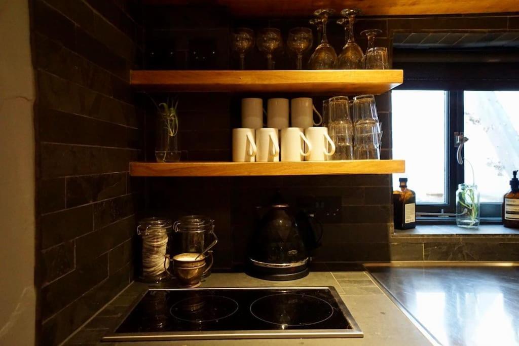 Smugglers Heritage Cottage, Very Central In Vibrant Holiday home Brighton
