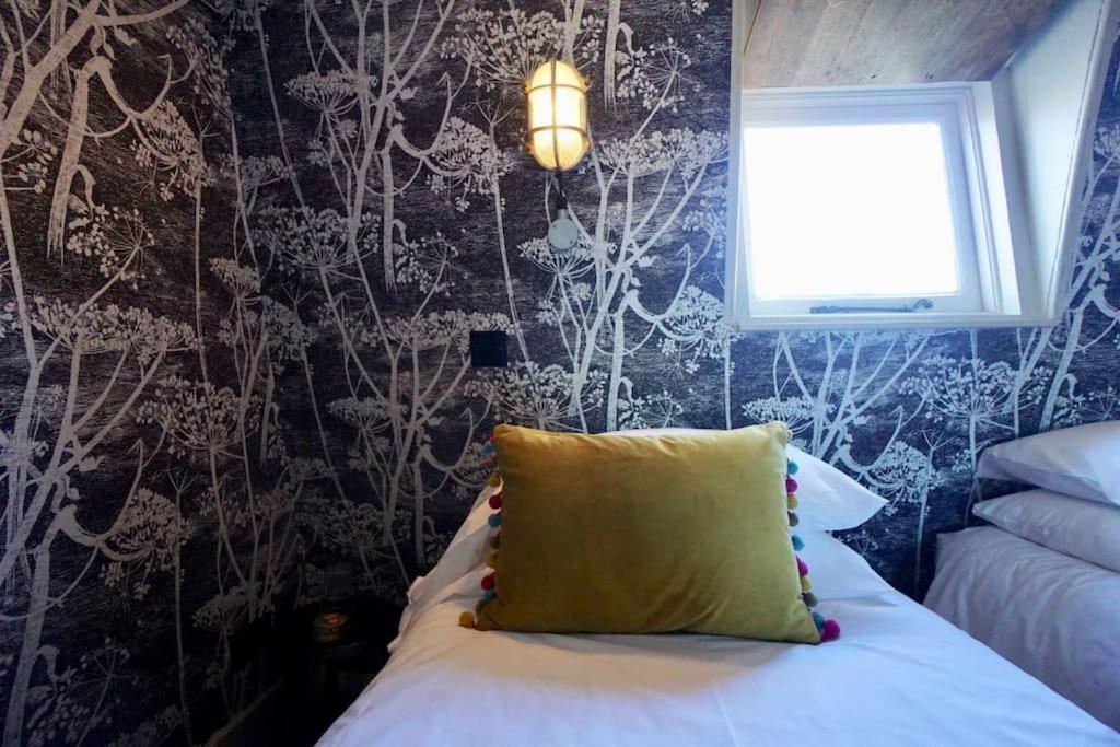 Smugglers Heritage Cottage, Very Central In Vibrant Holiday home Brighton