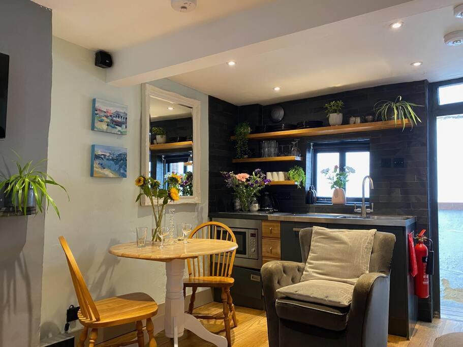 Smugglers Heritage Cottage, Very Central In Vibrant * Brighton