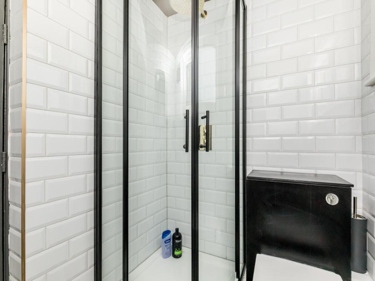 Your Central 5 Bedroom Flat Apartment *