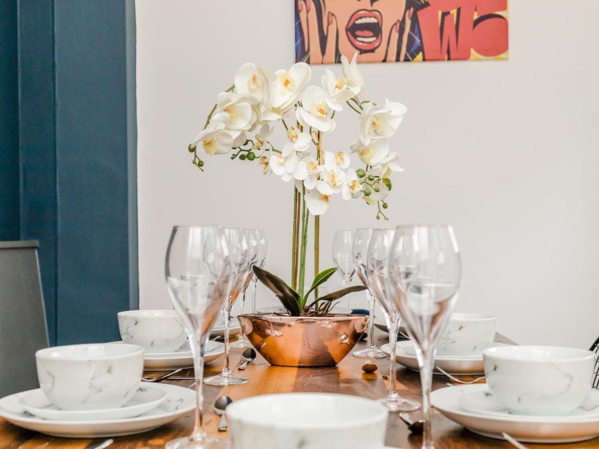 Your Central 5 Bedroom Flat * Brighton