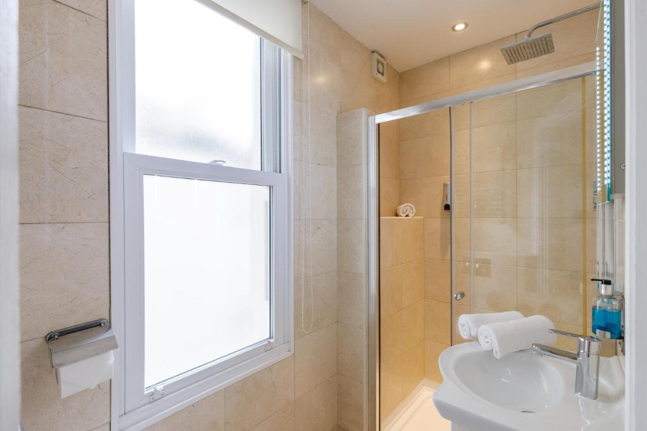Serenity Square - Wow Location Sleeps 4
