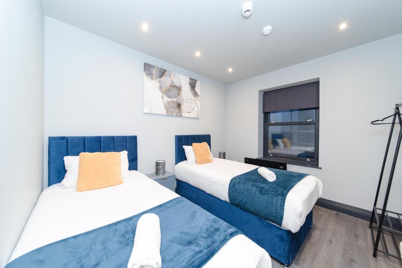 Centre Seafront 2 Bedrooms Flat Bn112shp01 *