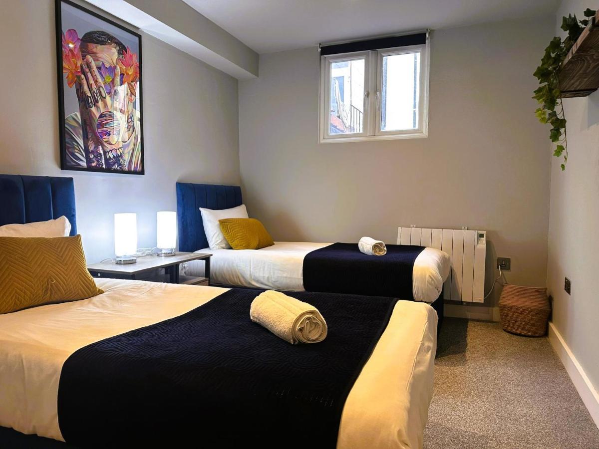 Apartment Flash Sale Funky Sleep 16 Guests
