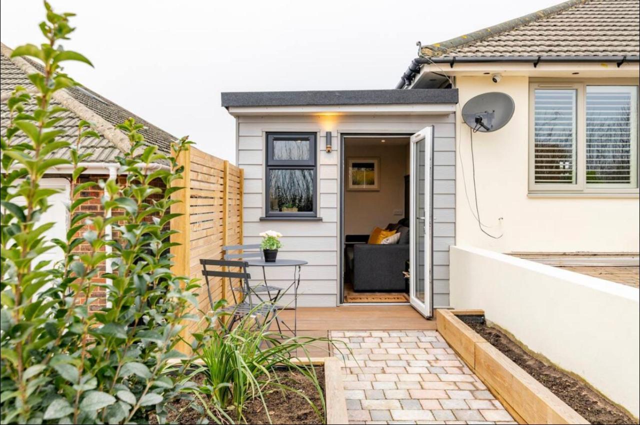 The Hideaway By The Sea - Free Parking *