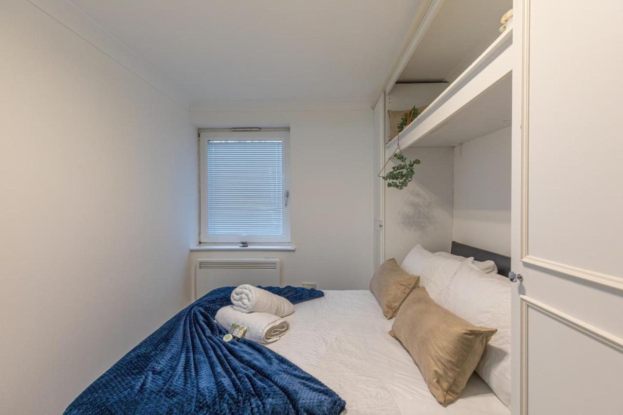 Apartment Luxury Hollywood Getaway In The Heart Of The Brighton