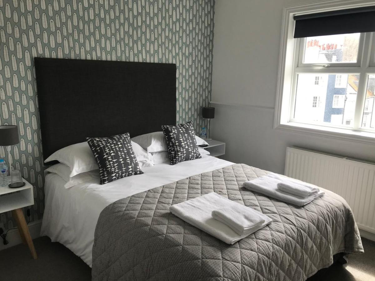 Guest house The White House 4*