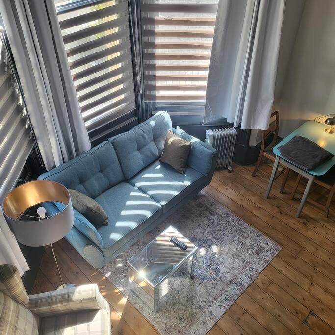 Apartment 21 Mini Loft - Great Location - Comfy King Size Bed Brighton