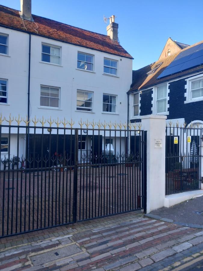 Number Four Homestay Brighton