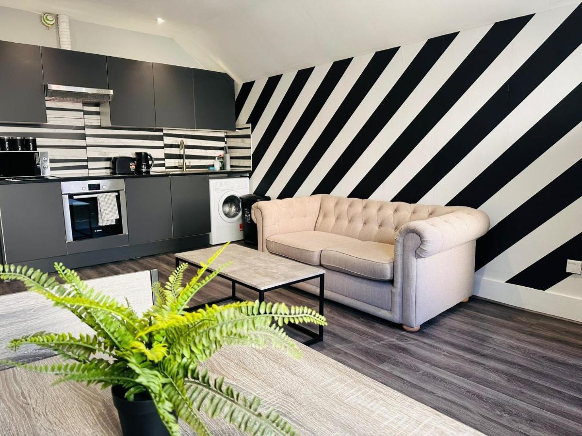 Apartment Flash Sale King Size Bed Super Central One Bed Next To Seafront 2
