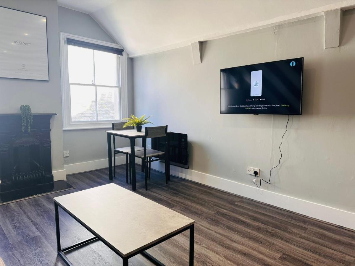 Flash Sale King Size Bed Super Central One Bed Next To Seafront 2 Apartment *