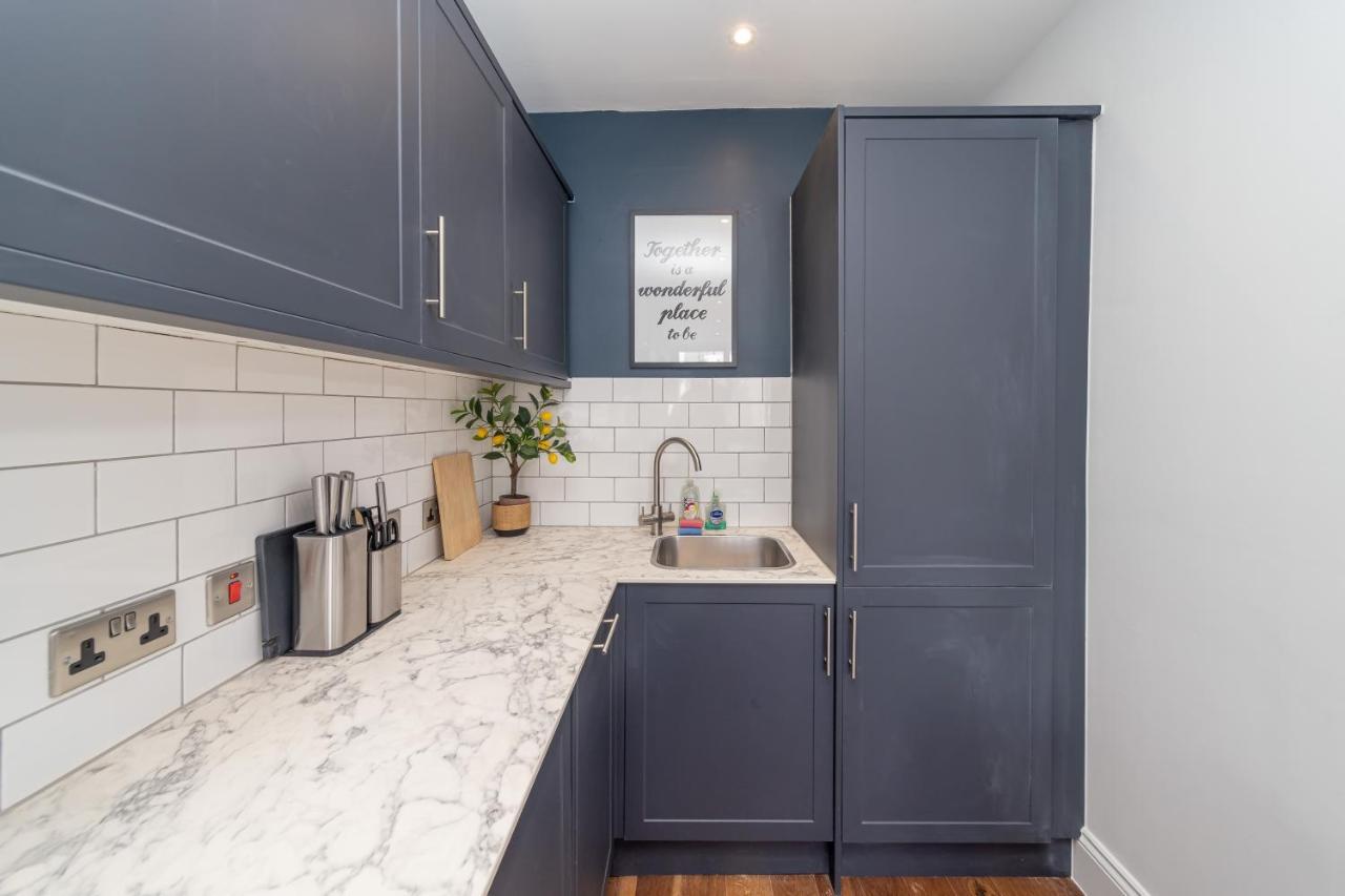 2cq*morden Studio Flat *moments Away From Seafront *