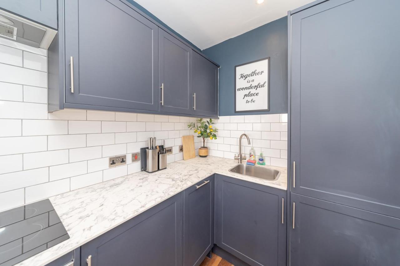 Apartment 2cq*morden Studio Flat *moments Away From Seafront Brighton