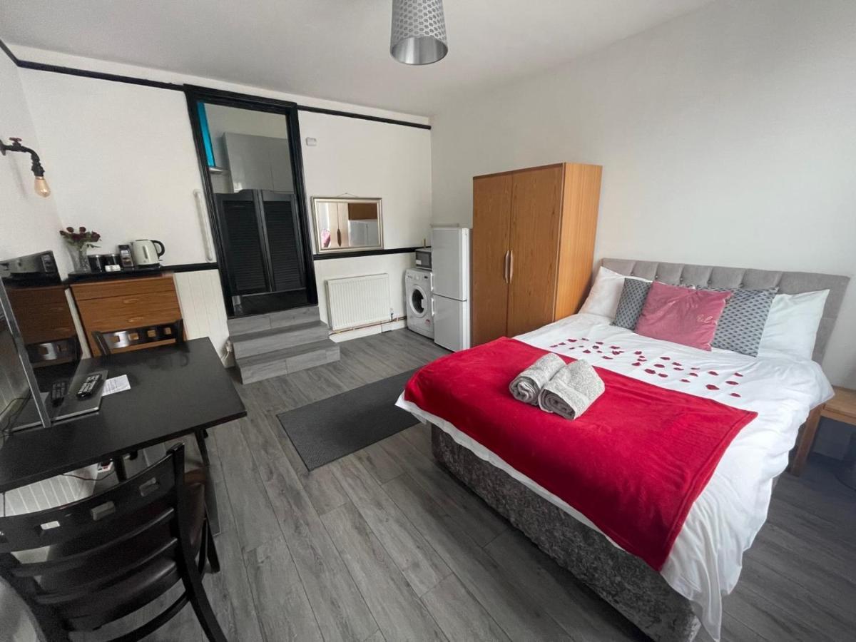 Modern Studio With Free Parking Near Sea-station-shops Apartment Brighton