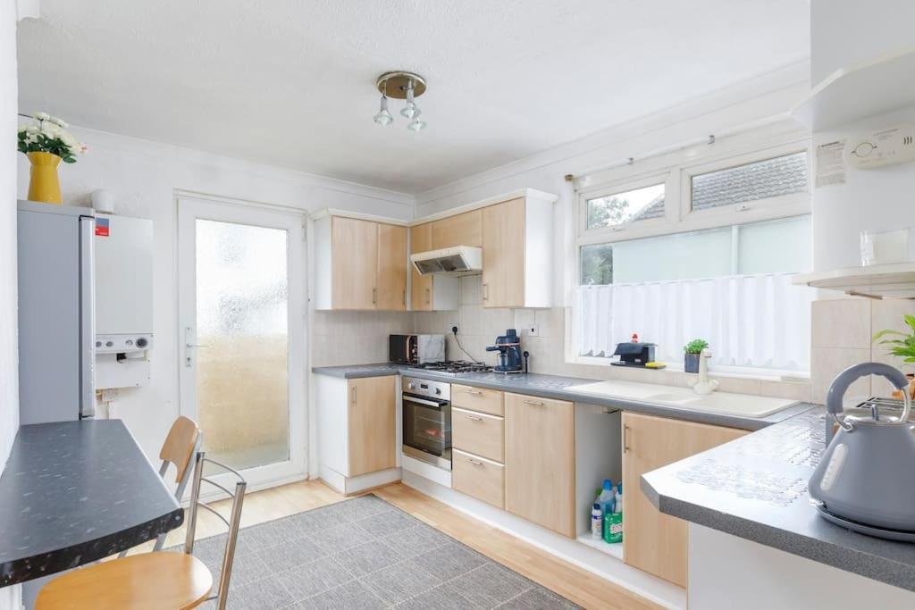 Charming 2 Bedroom Flat In With Free Parking Brighton