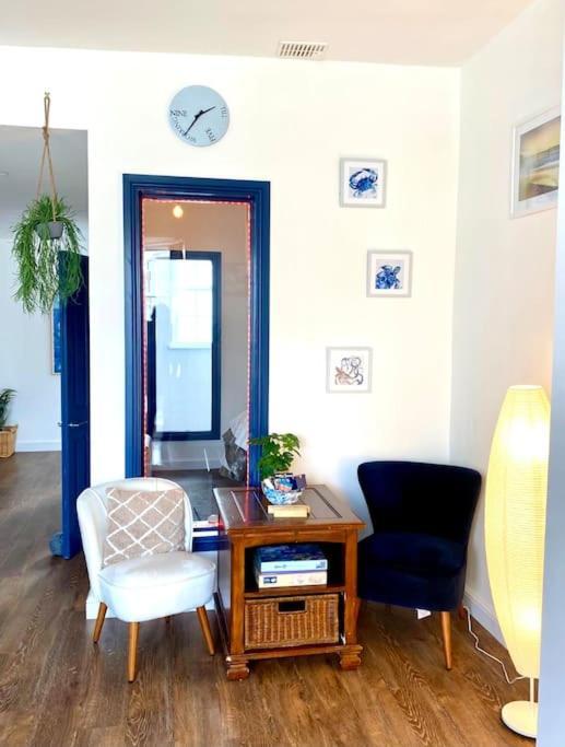 Stylish Coastal In The Centre Of Apartment Brighton