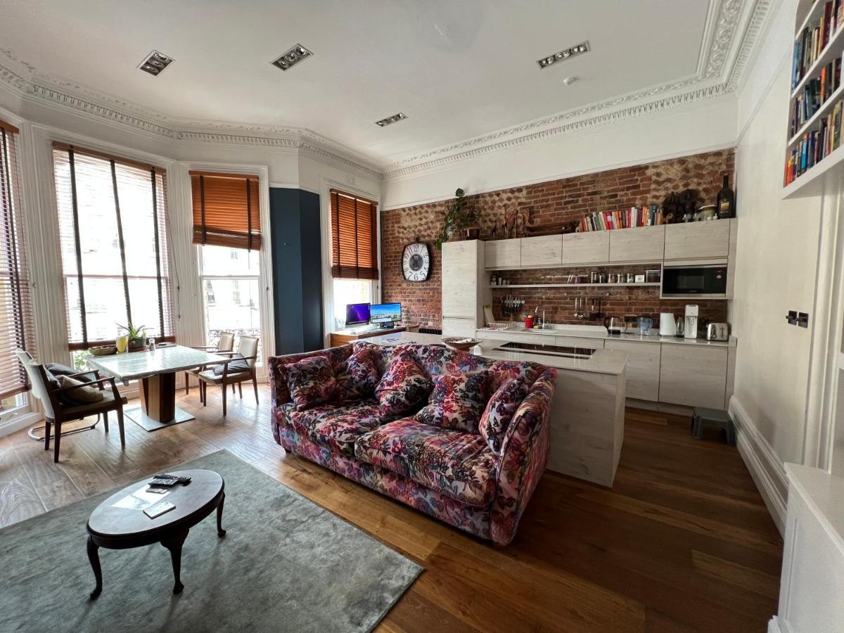 Spacious Sea View Apartment
