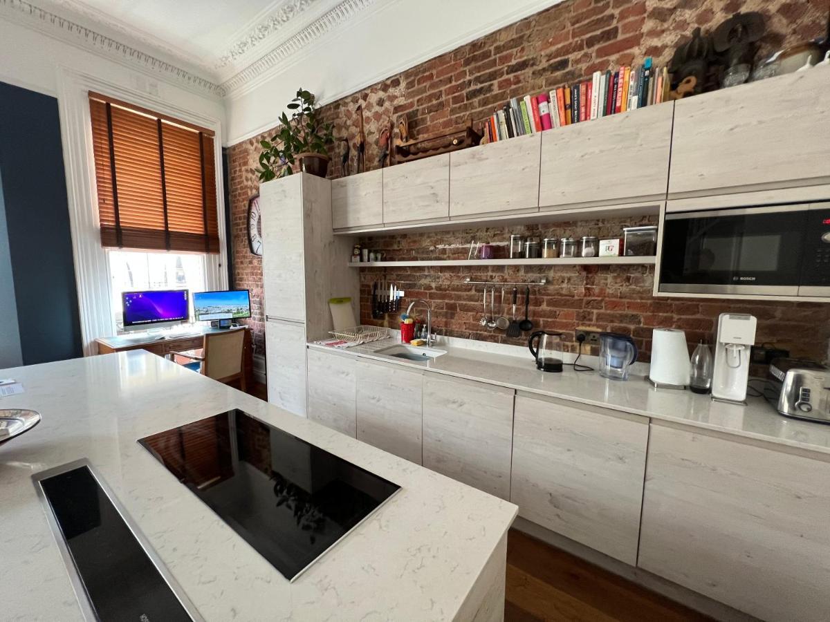 Spacious Sea View Apartment *