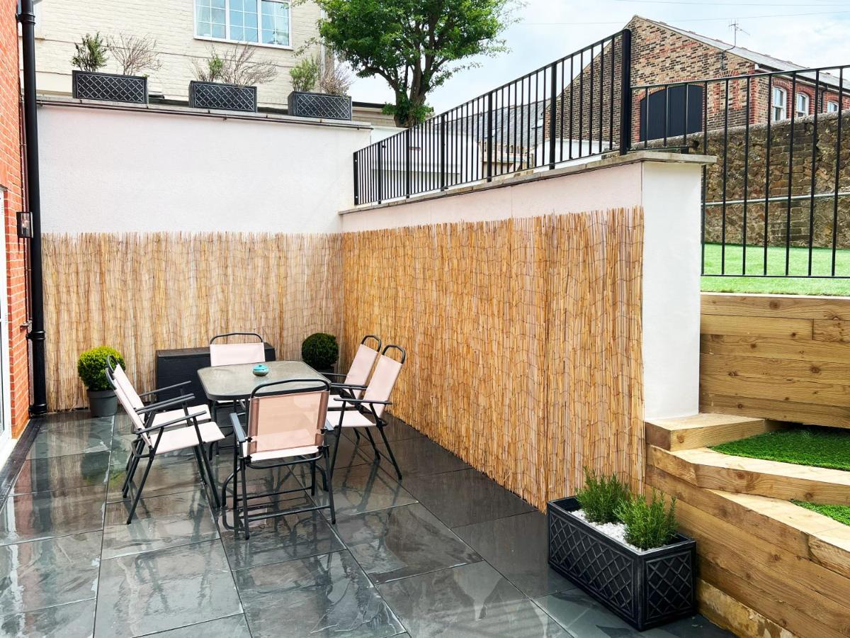 Villa Luxury Modern Private In Brighton