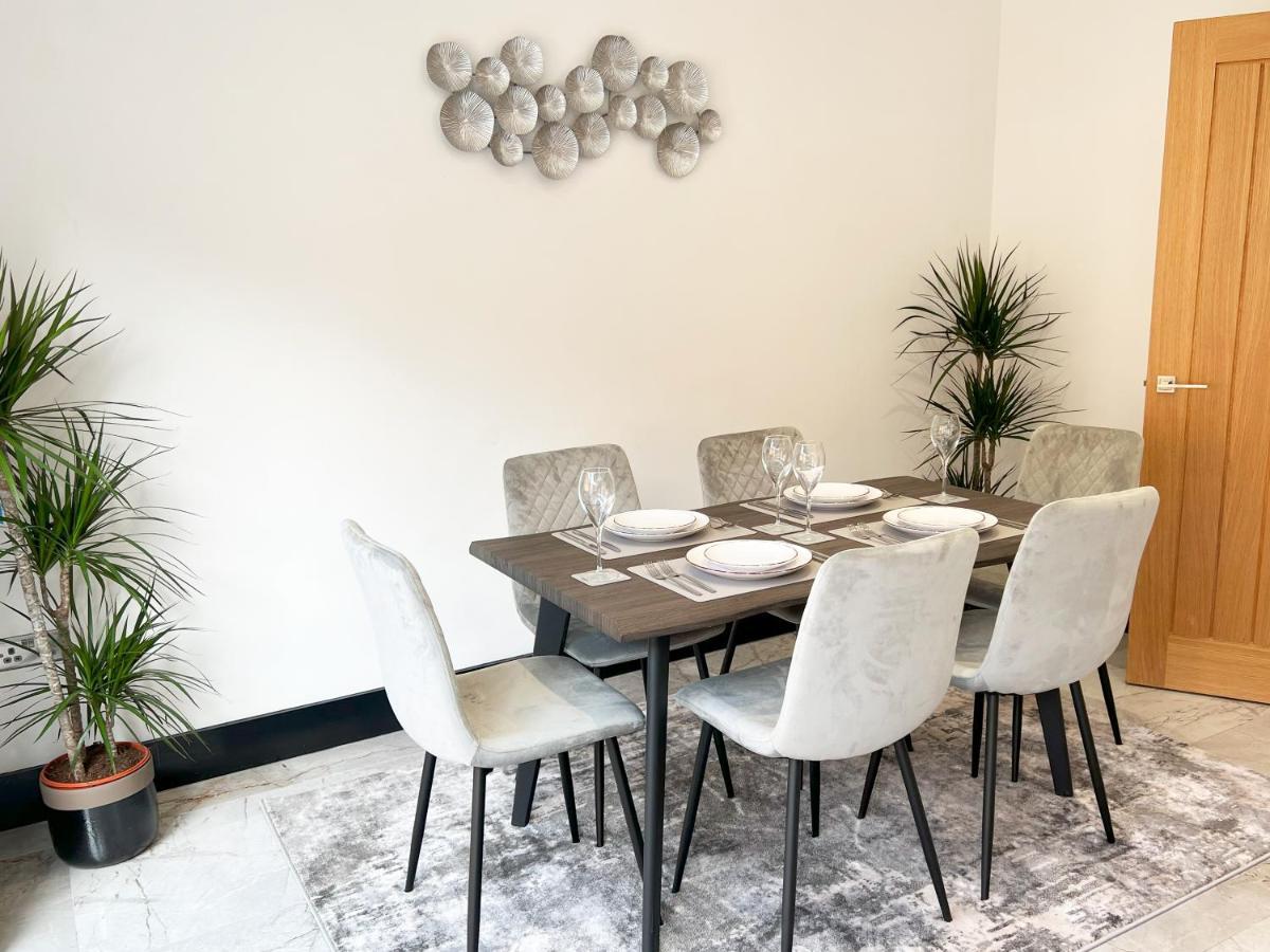 Villa Luxury Modern Private In Brighton