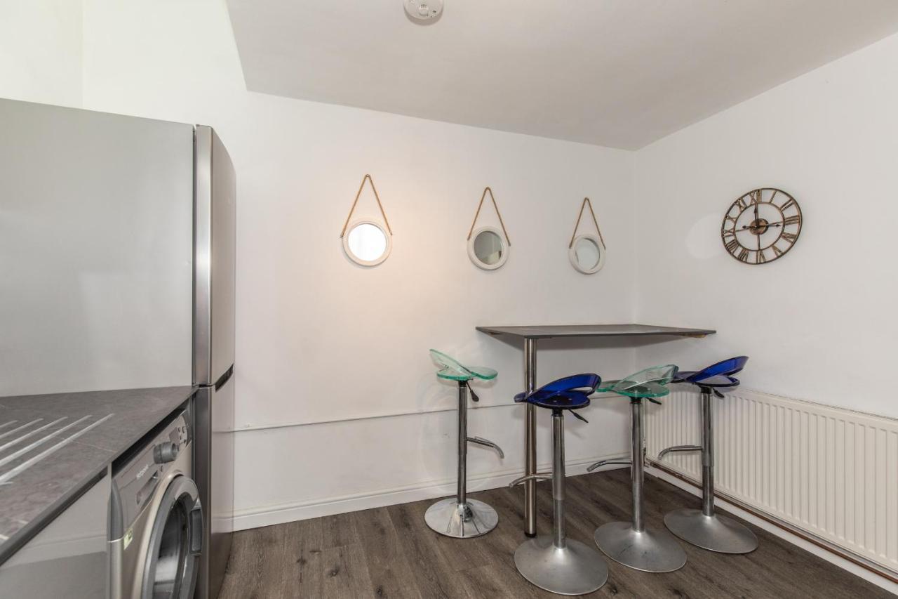 Best Location,4-Br House,Churchill Square Car Park & Sea-2 Min, Brighton Conference Centre 3 Min, Shops, Restaurants, I-360, Pier - Walking Distance * Brighton
