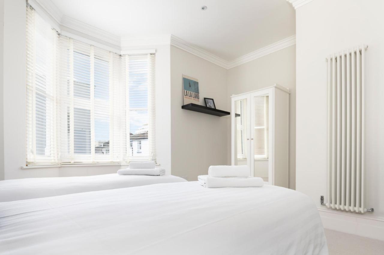 Spacious Sillwood Street - *