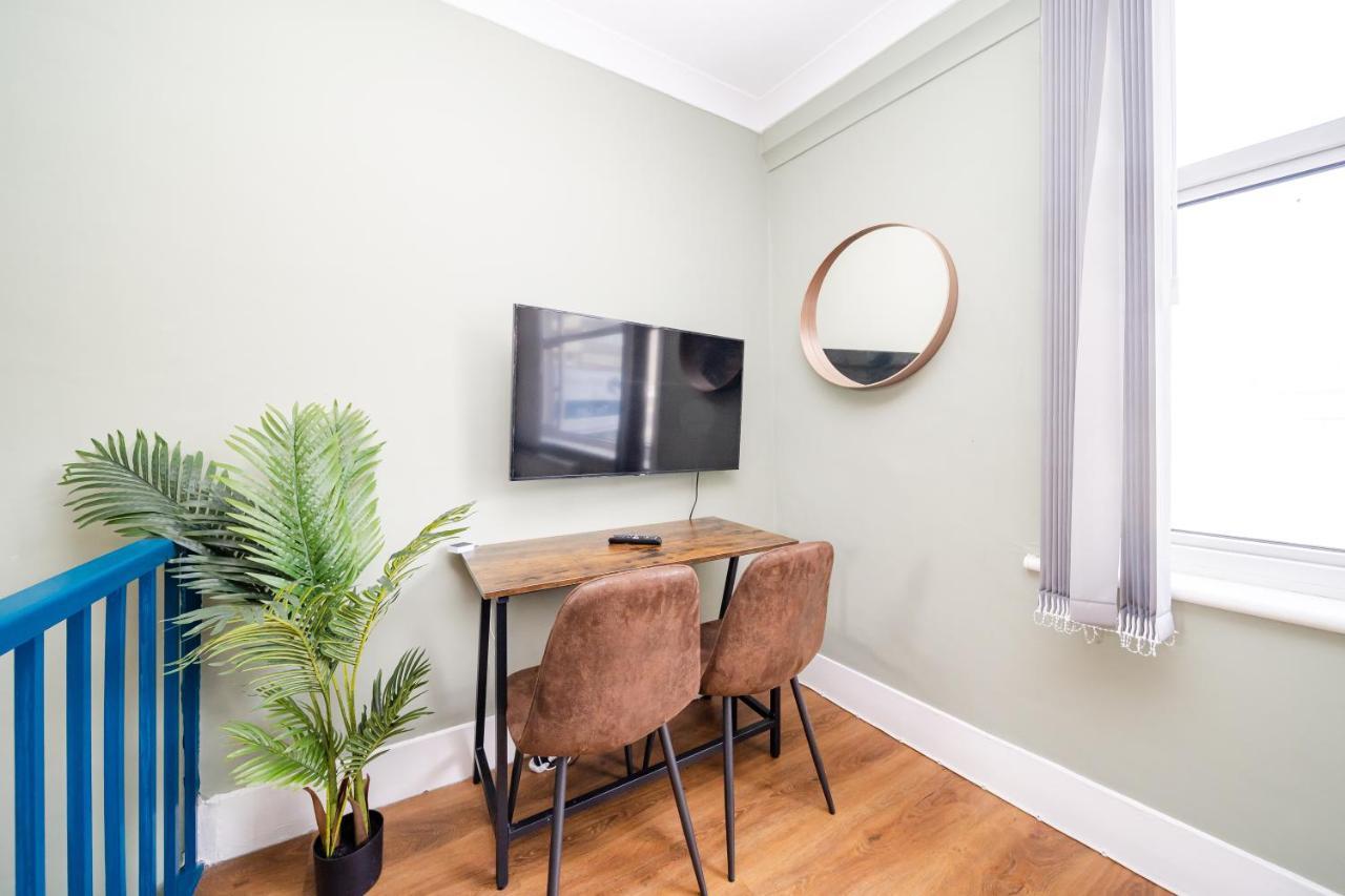 Super Central Location I Tropical Studio I Next To Beach And North Lanes Apartment *