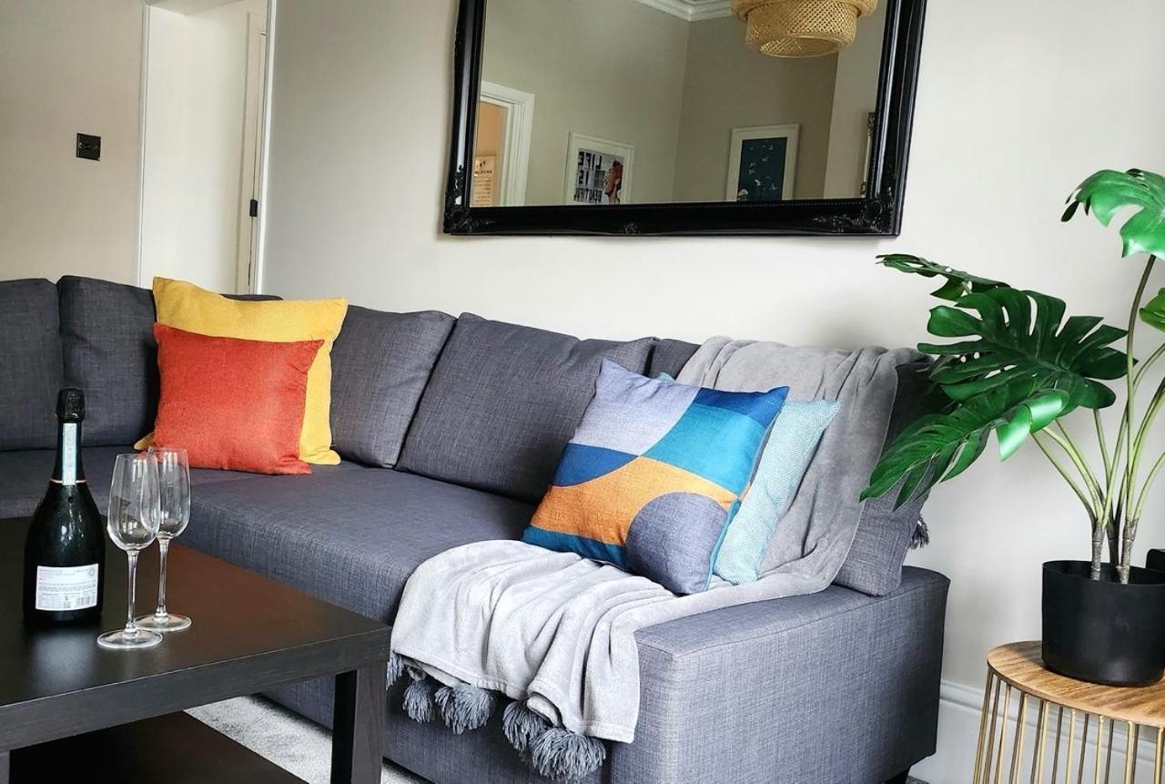 Contemporary Apartment *