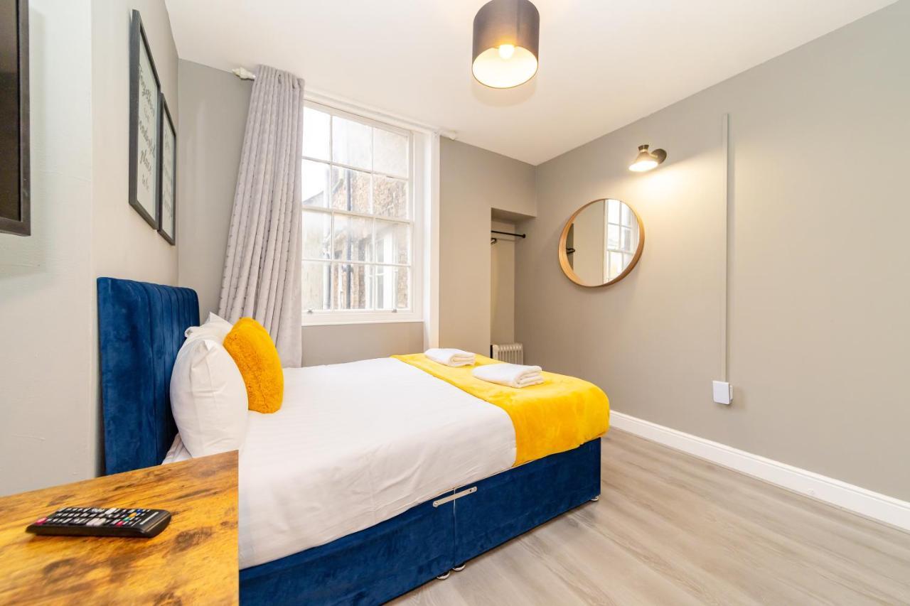 Modern Studio Next To Beach I Smart Tv I King Size Bed *