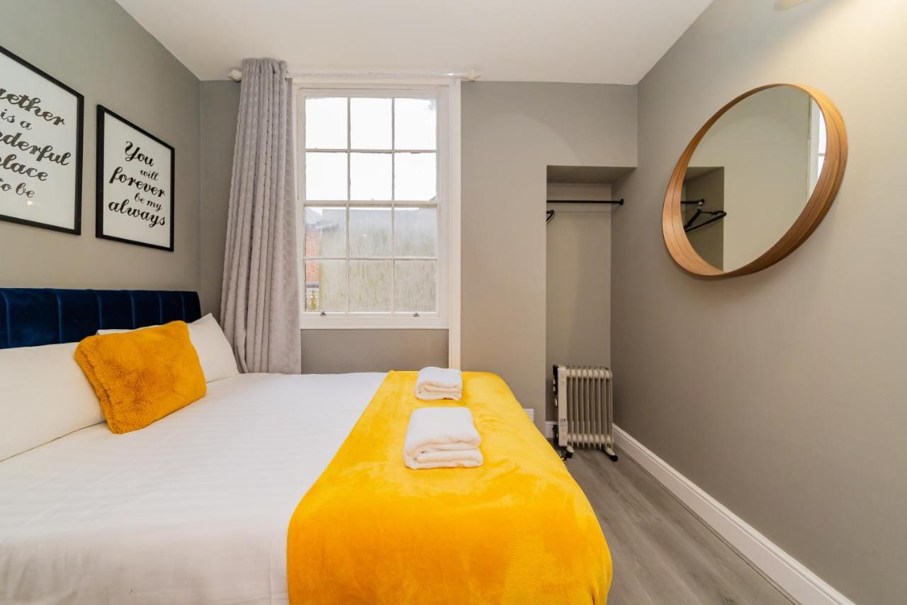 Modern Studio Next To Beach I Smart Tv I King Size Bed