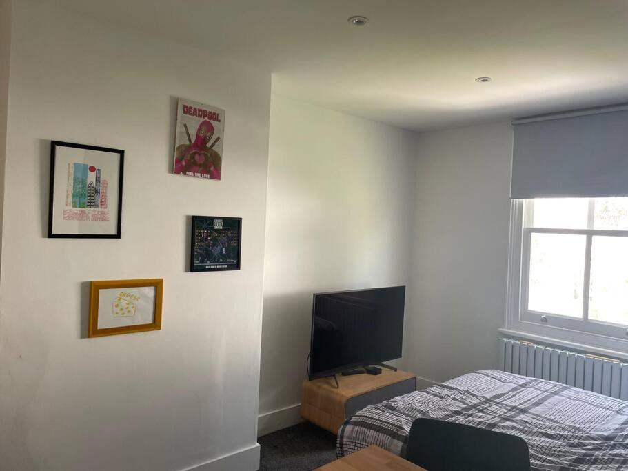Studio 5 Mins From The Beach Apartment *